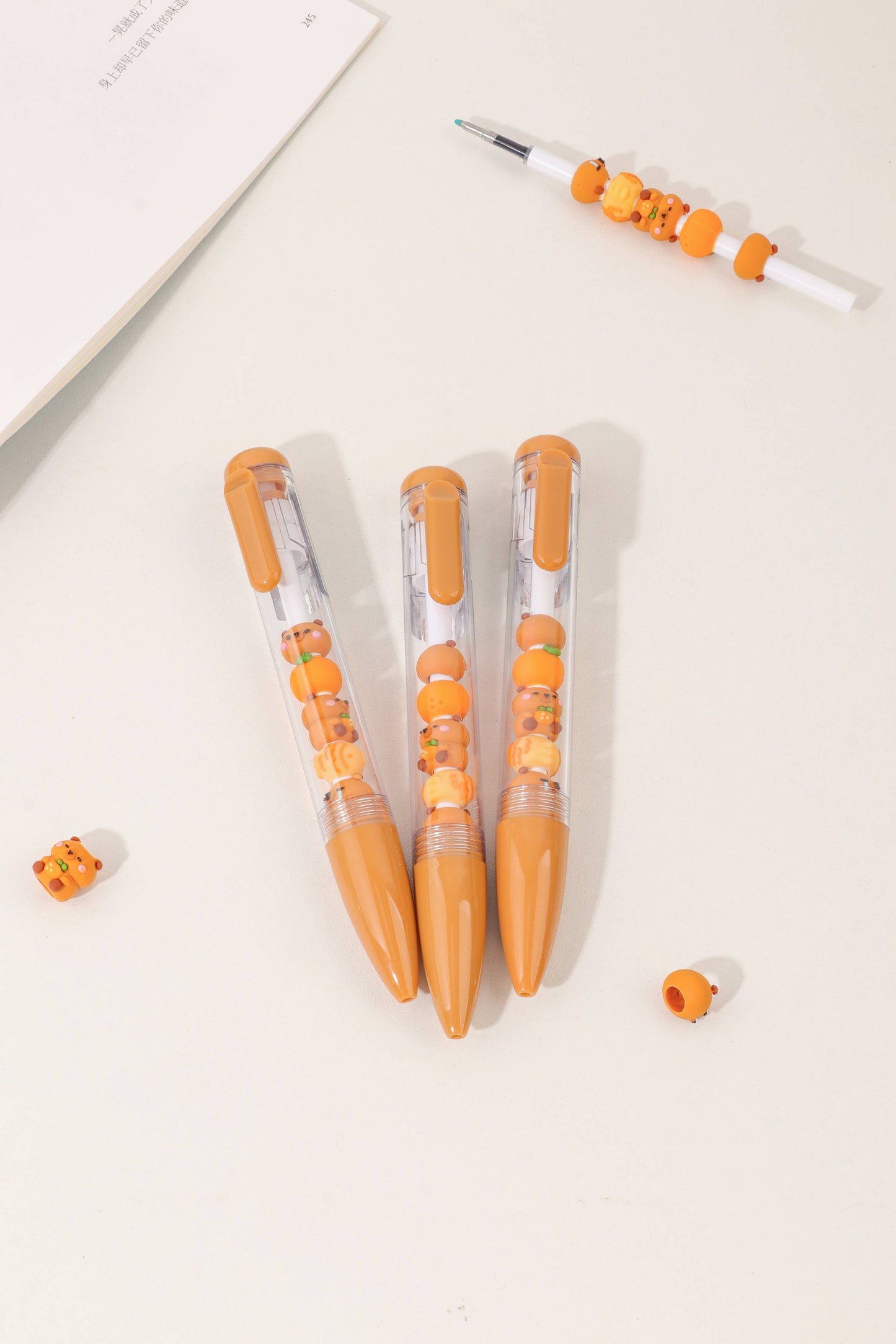 22647 Capybara Stack GEL PEN