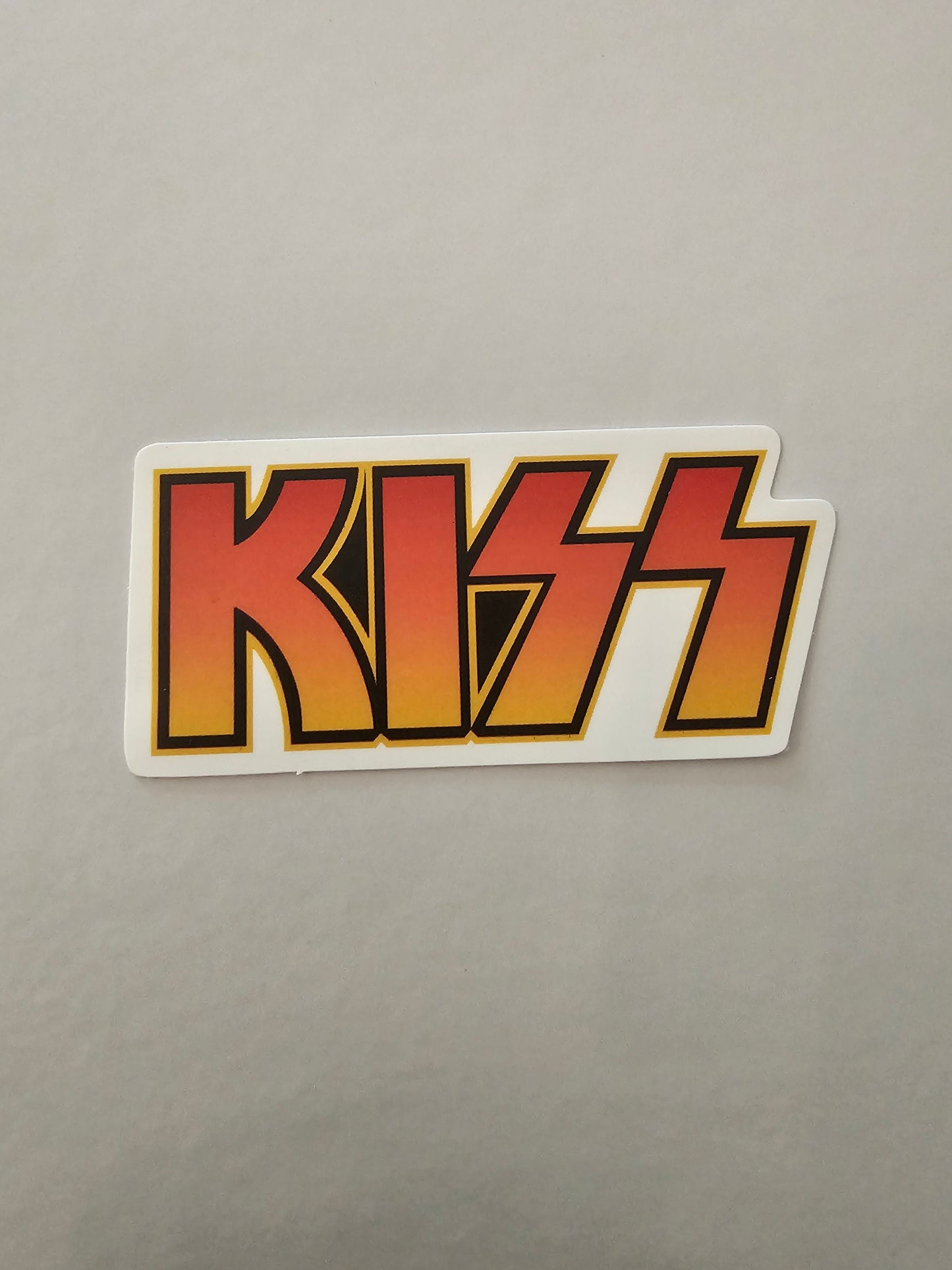 Kiss sticker